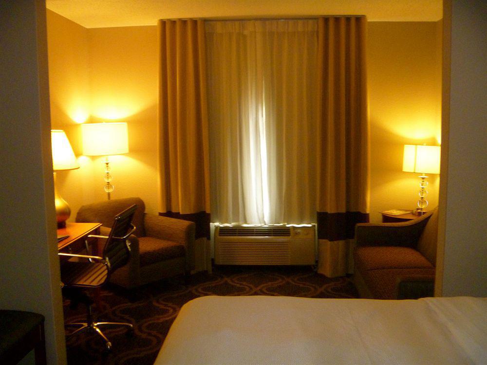 Comfort Suites Pineville - Ballantyne Area Ngoại thất bức ảnh