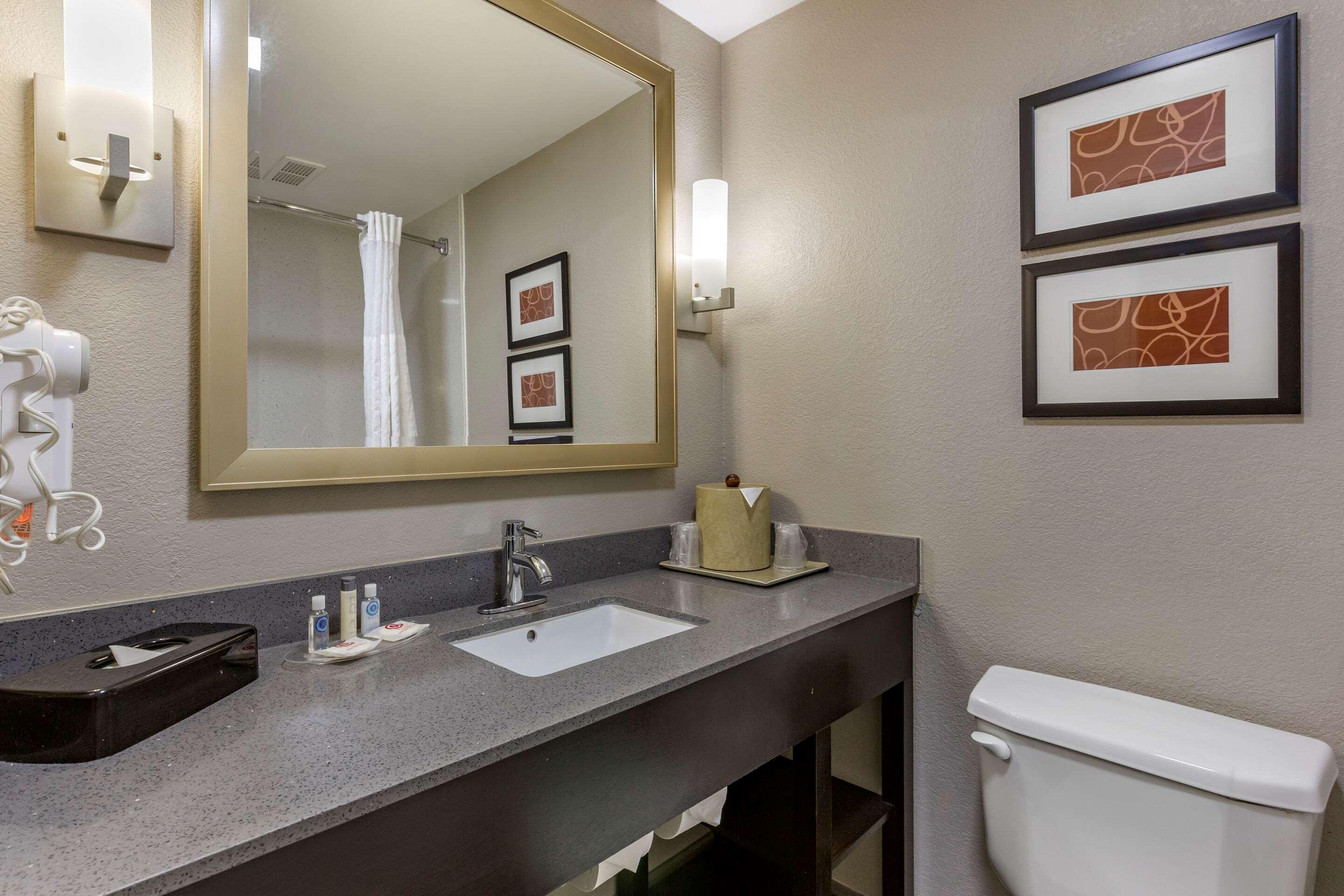 Comfort Suites Pineville - Ballantyne Area Ngoại thất bức ảnh