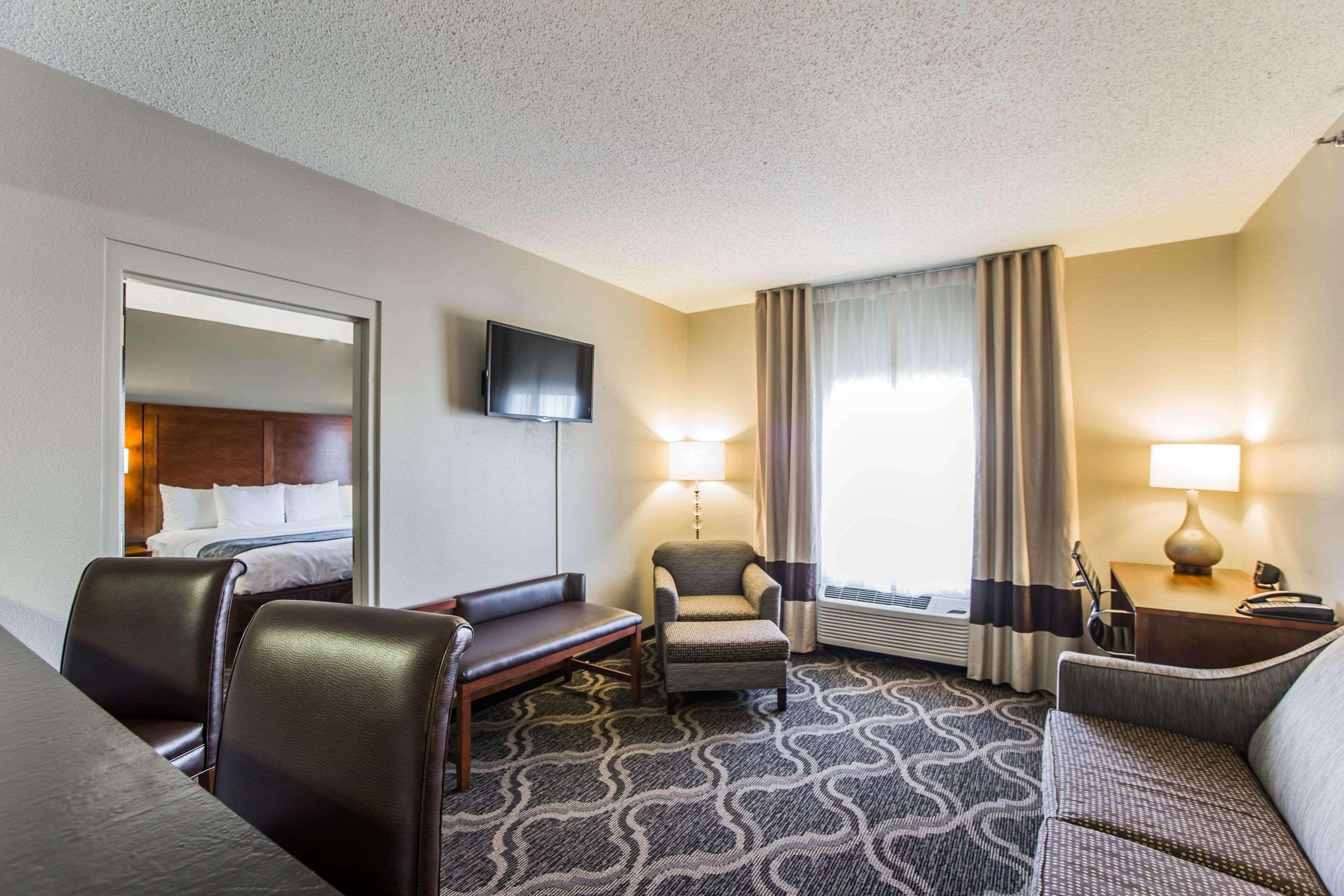 Comfort Suites Pineville - Ballantyne Area Ngoại thất bức ảnh
