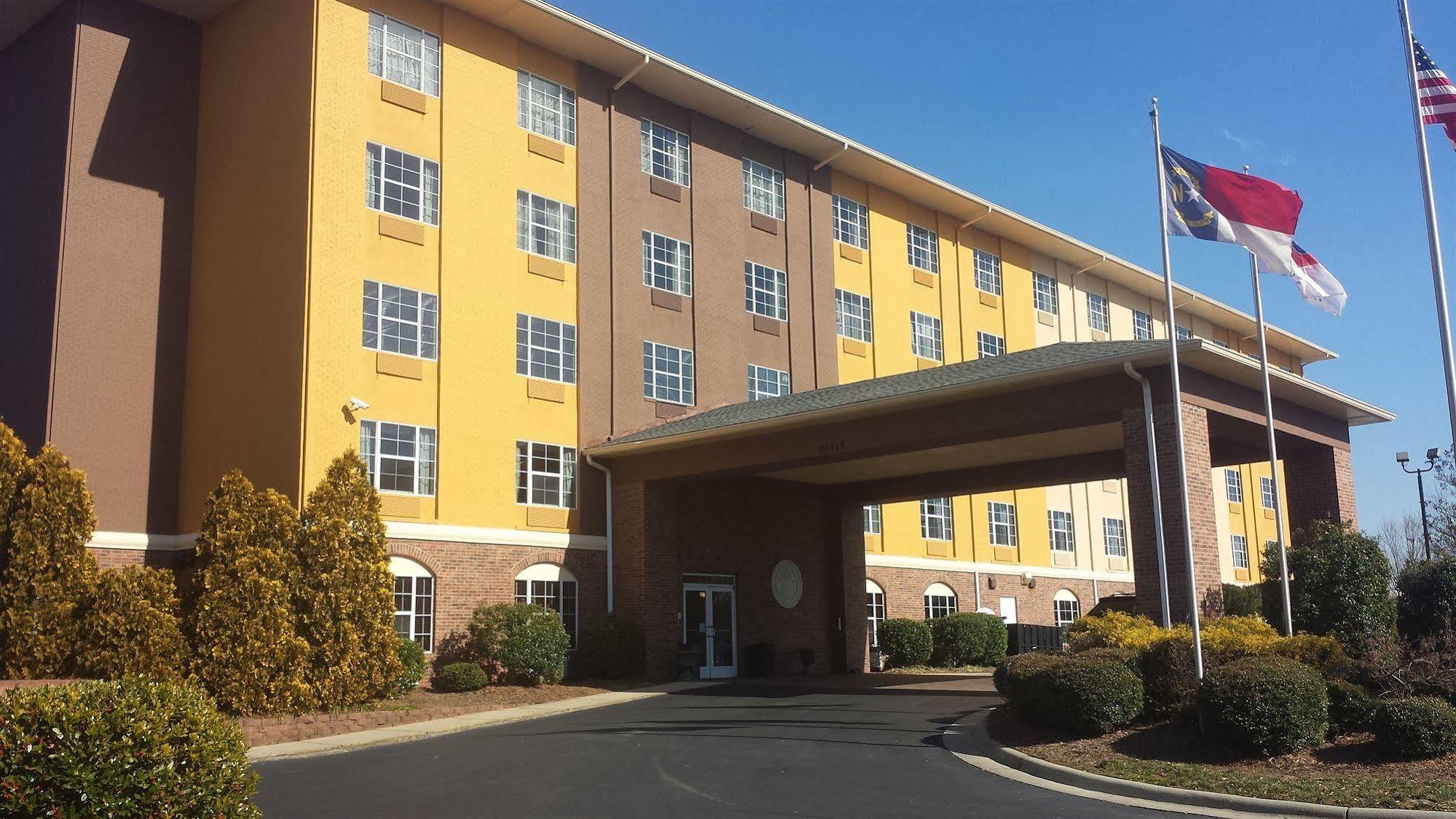 Comfort Suites Pineville - Ballantyne Area Ngoại thất bức ảnh